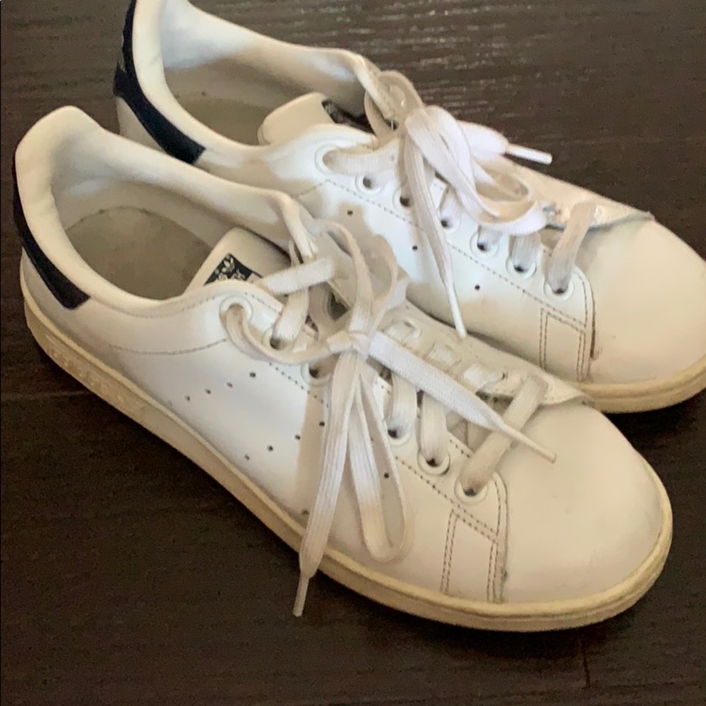 Navy blue adidas Stan smiths size 6
